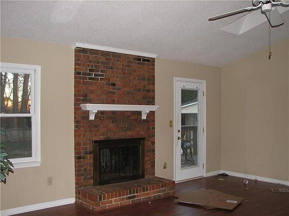 5th image of 403 Belcross Dr