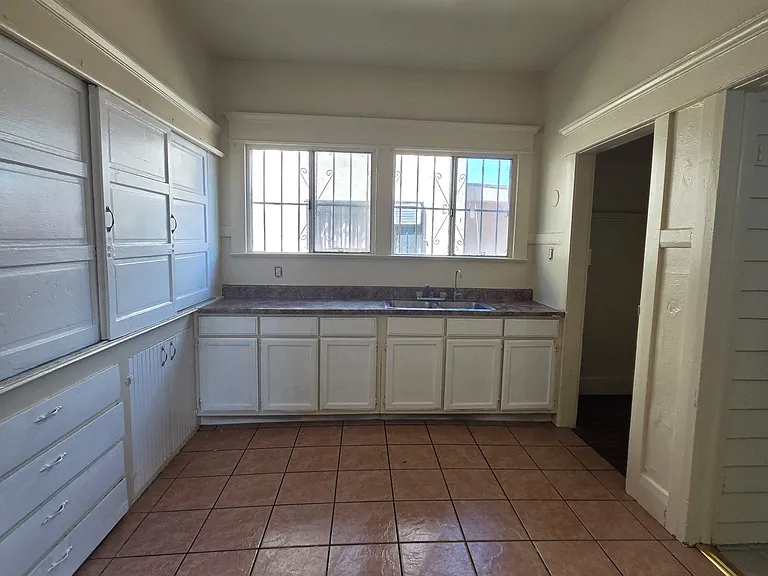 324 N Mathews St #10 — Photo 8