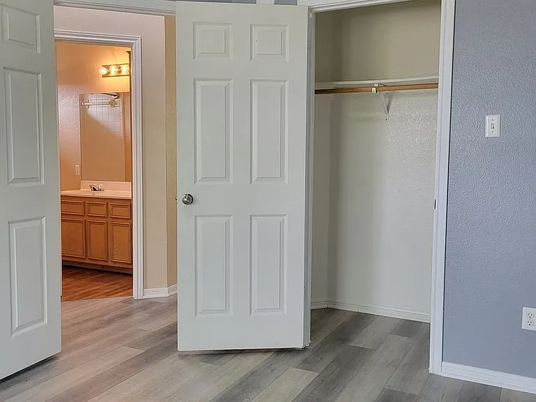1104 Lambrusco Dr — Photo 25