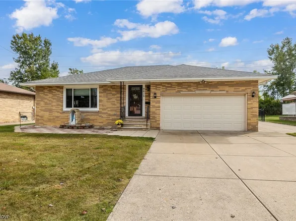 9615 Idlewood Dr, Brooklyn, OH 44144