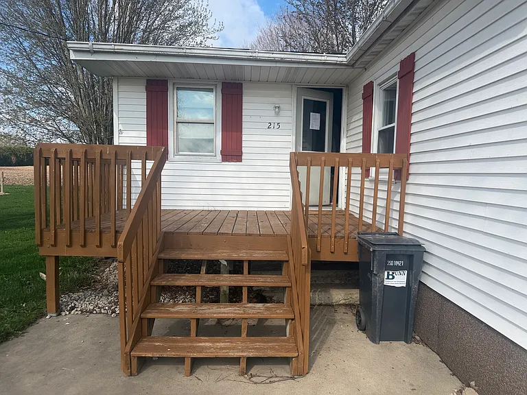215 N Canada St — Photo 3