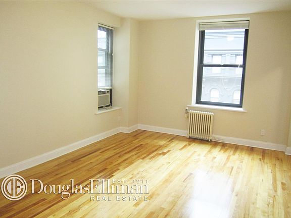 2nd image of 150 W 47th St APT 4A