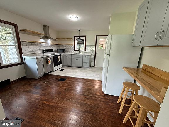 4th image of 4015A Jefferson Pike