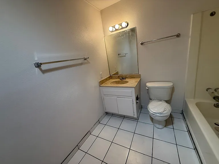 15991 N Culver Rd — Photo 21