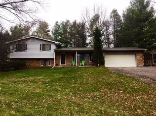 13539 White Lake Rd, Fenton, MI 48430