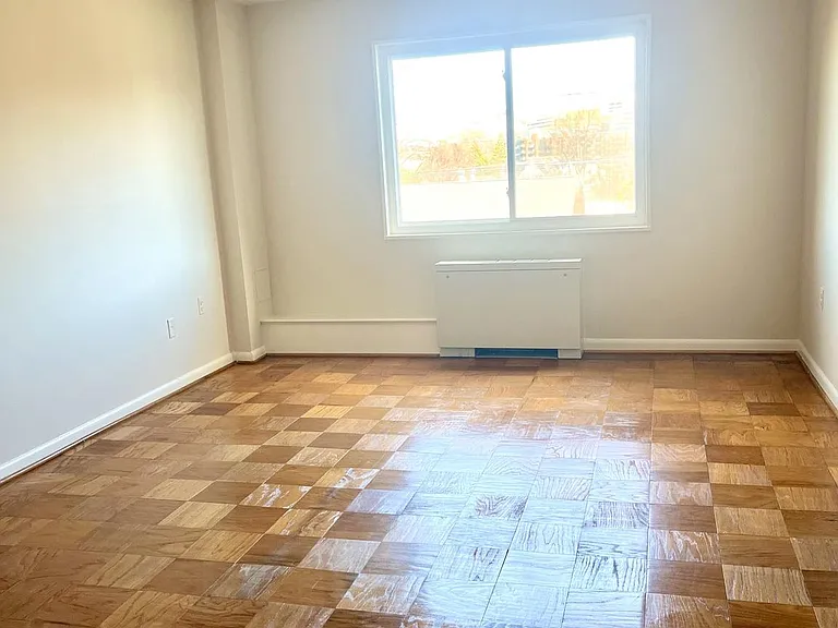 4800 Chevy Chase Dr #404 — Photo 14