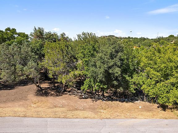 2nd image of 406 Rolling Green Dr