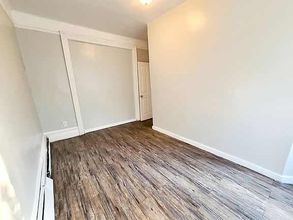 4th image of 1044 Grant Ave #3Q