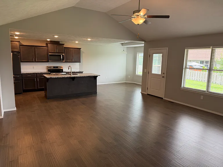 730 E Penzance Cir — Photo 3