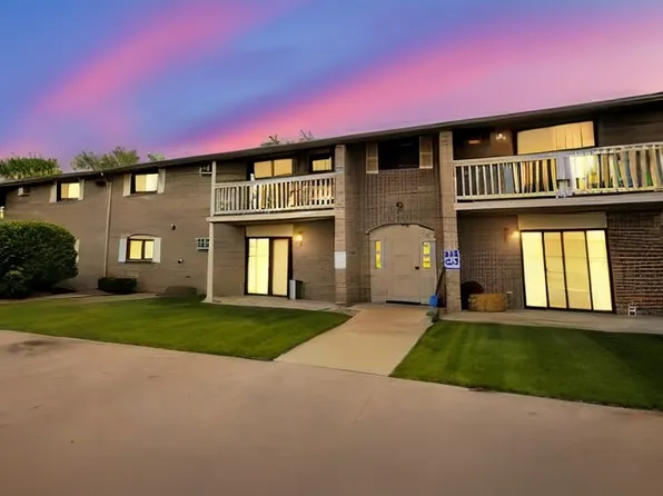 Henry Street Apartments, 2111 Henry St #74665a4df, Neenah, WI 54956