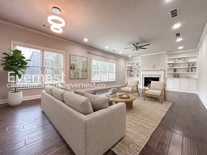 5 bed, 3.0 bath, 2951 sqft, $3,225 — Photo 3