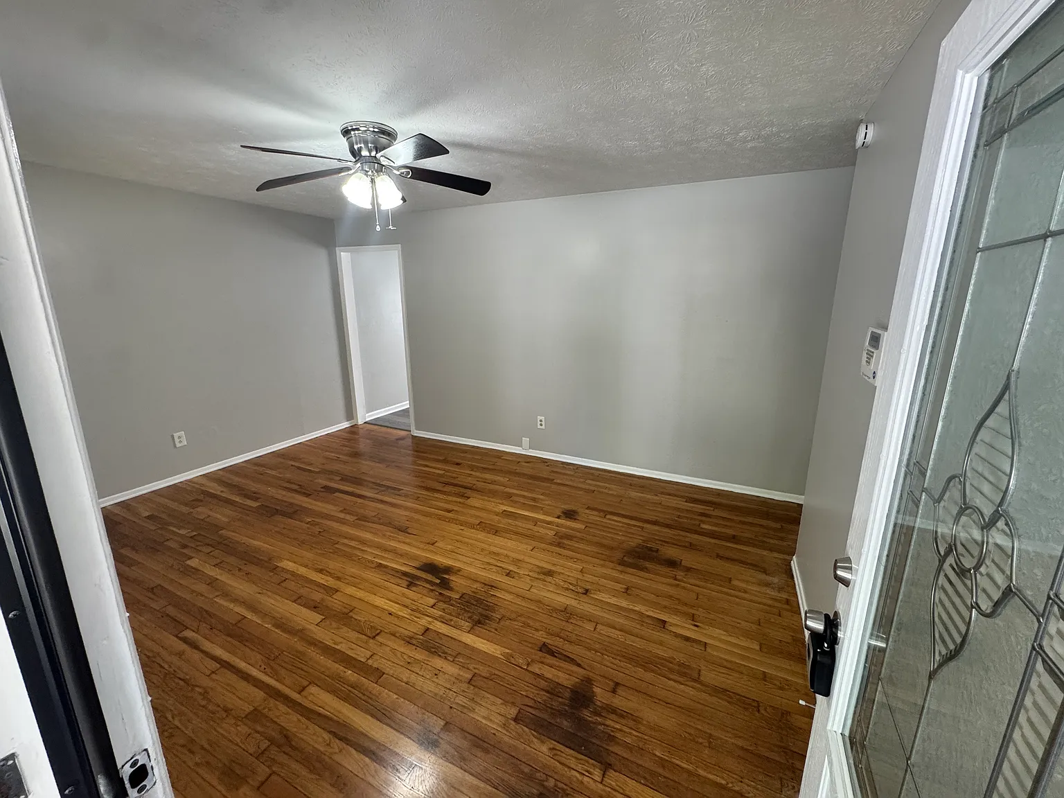 3 bed, 1.5 bath, 1000 sqft, $1,695 — Photo 3