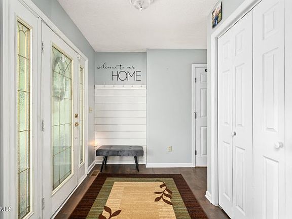 5th image of 299 Locksley Cir