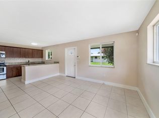 592 NE 150th St #1, Miami, FL 33161