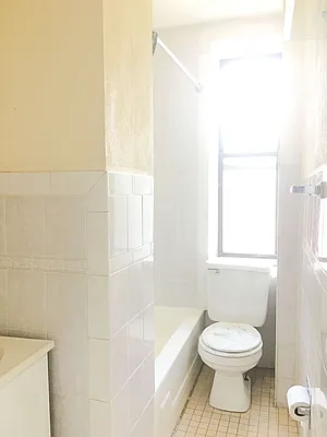 Rented by Bedford Realty USA Corp | media 6