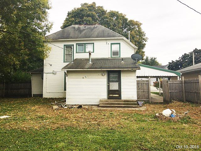 2nd image of 915 Elm St