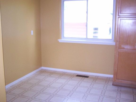 5th image of 30820 Stephen Ct