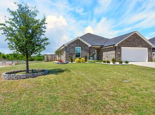 100 Midway Mdws, Pottsboro, TX 75076