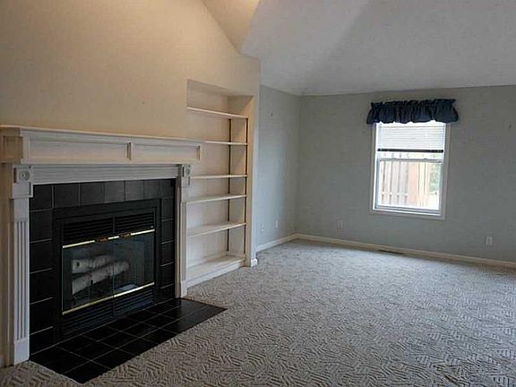 4th image of 416 Meredith Ct