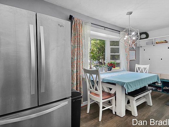 5th image of 2506 James Ave