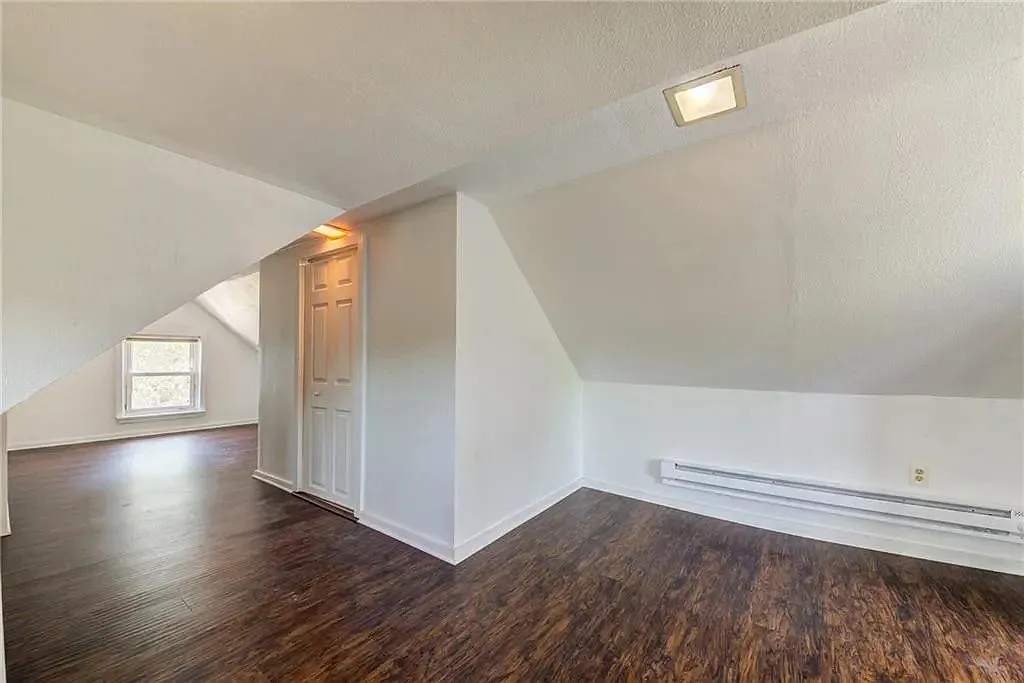 3 bed, 3.5 bath, 1420 sqft, $1,990 — Photo 2