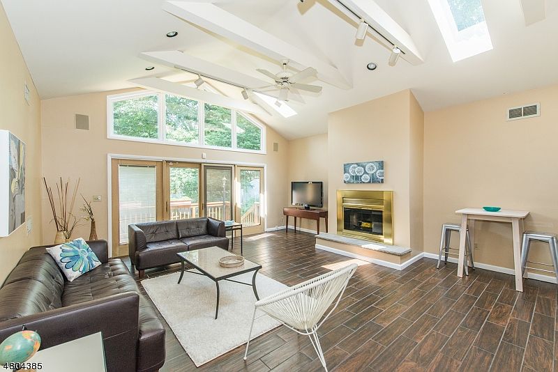 1st image of 50 Woodland Ave
