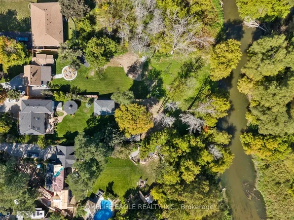 17 Toll Rd, East Gwillimbury, ON L9N 1G6