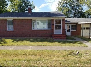 411 S Cherry St, Mount Olive, IL 62069