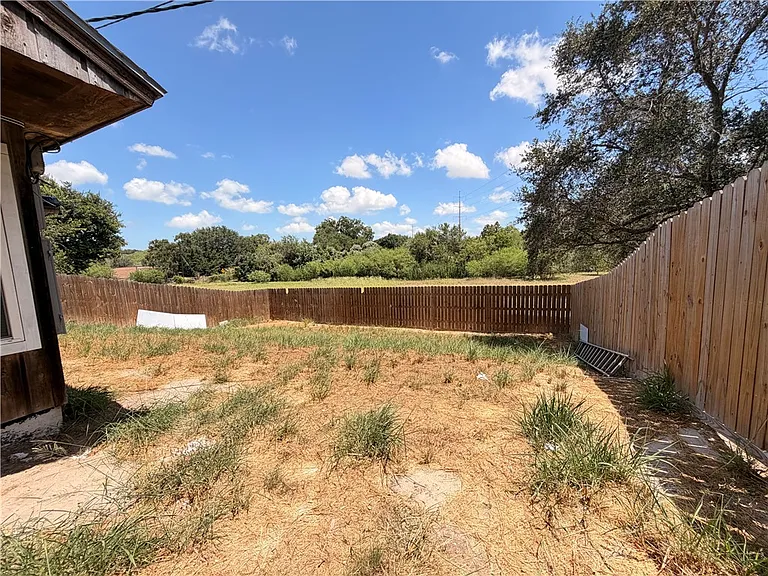 11150 Up River Rd — Photo 38