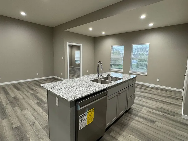 2210 Regan Cir — Photo 8