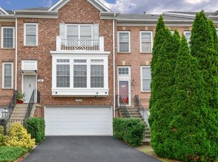 4256 Hudson River Ct, Dumfries, VA 22025