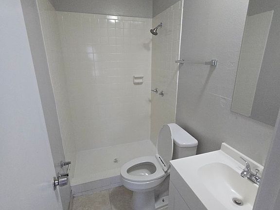 5th image of 401 W Florida Ave #D4
