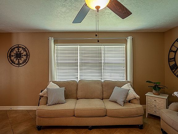 3rd image of 607 N 33rd St
