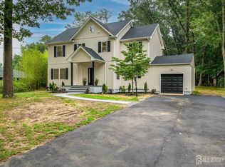 290 Fresh Ponds Rd S, Brunswick, NJ 08852