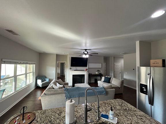 4th image of 1035 Sims Dr