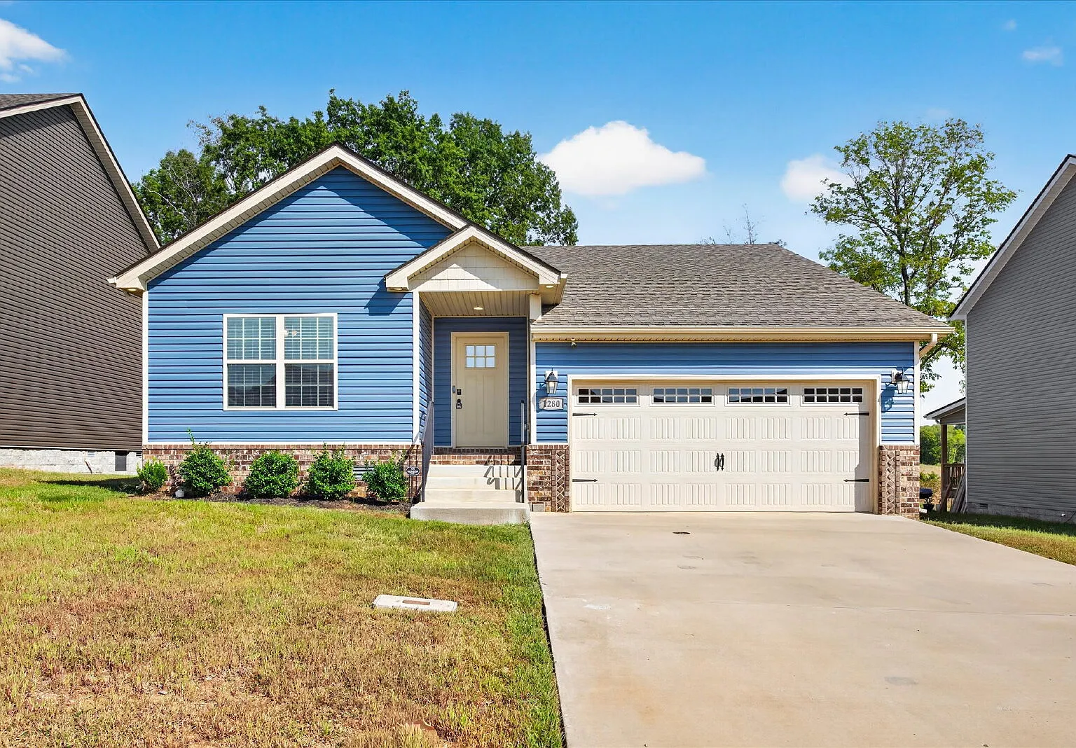 3 bed, 2.0 bath, 1374 sqft, $1,950 — Photo 1