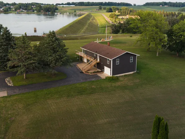 1722 Baintree Rd, Davis, IL 61019