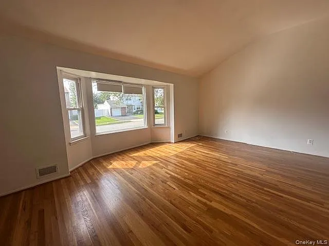 103 Wayne St — Photo 3