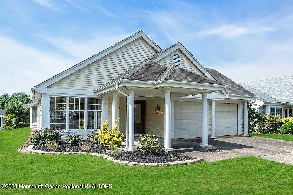 205 Bridport Place photo 1