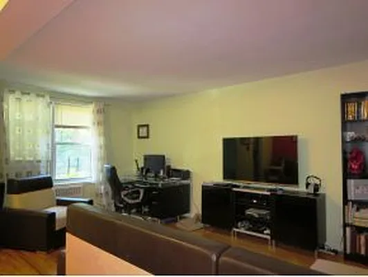 Sold by Maximillion Realty, Inc. | media 3