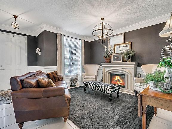 3rd image of 9512 Royal Vista Ave
