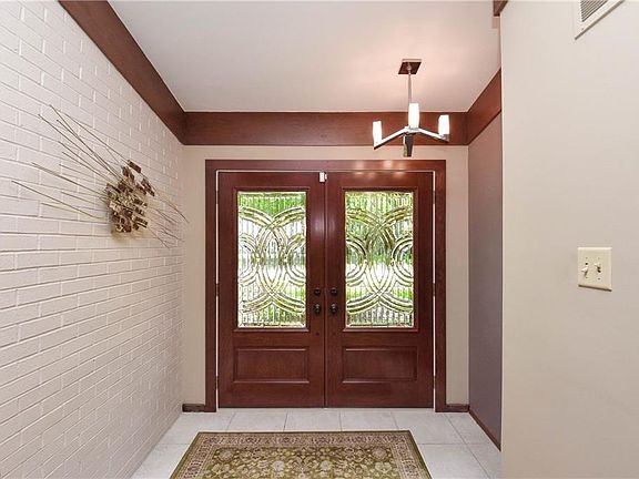4th image of 18850 W Valley Dr