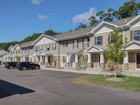 1548 Simsbury St #8, Traverse City, MI 49686