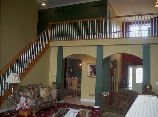 4th image of 2401 Twelve Oaks Ct
