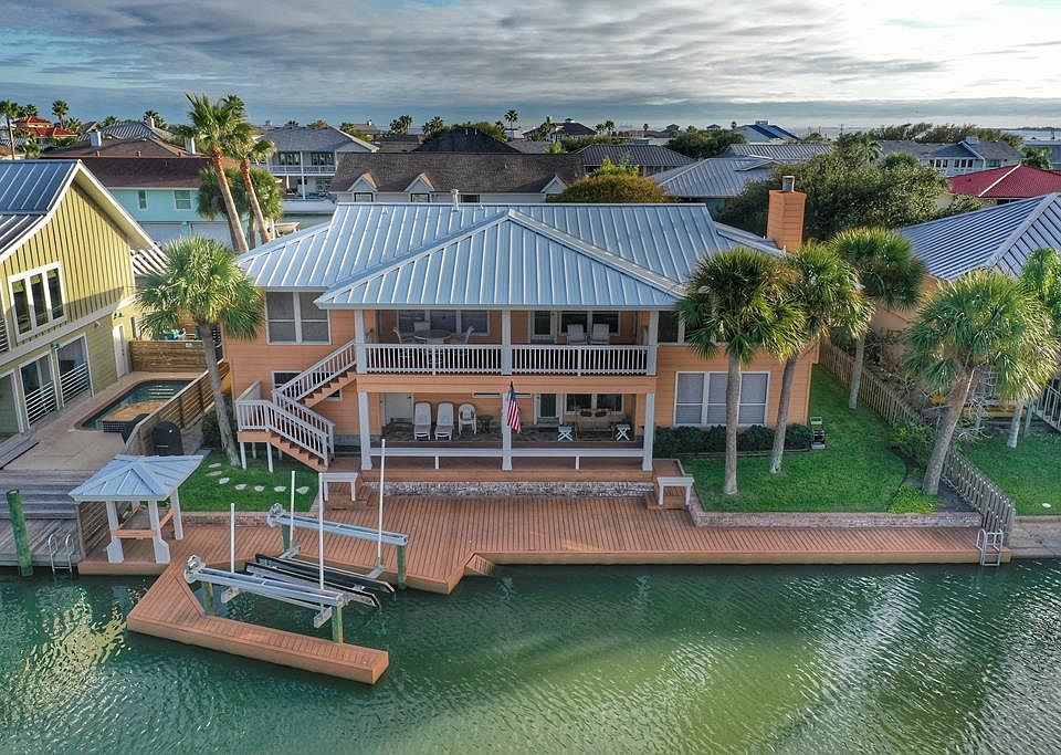 1st image of 19 Bimini Dr