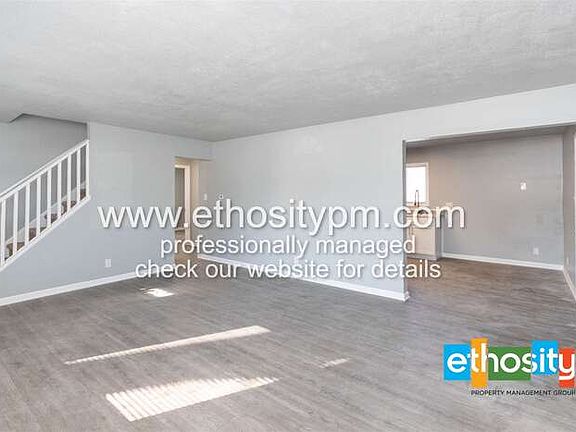 4th image of 6044 E 40th St