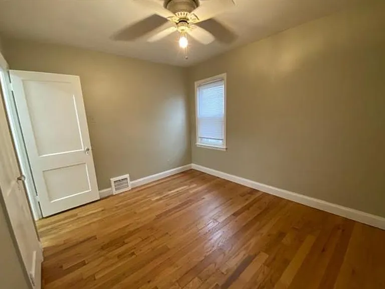 24171 Chicago St — Photo 5