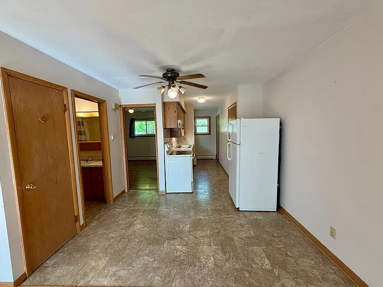 212 N 1st Ave — Photo 3