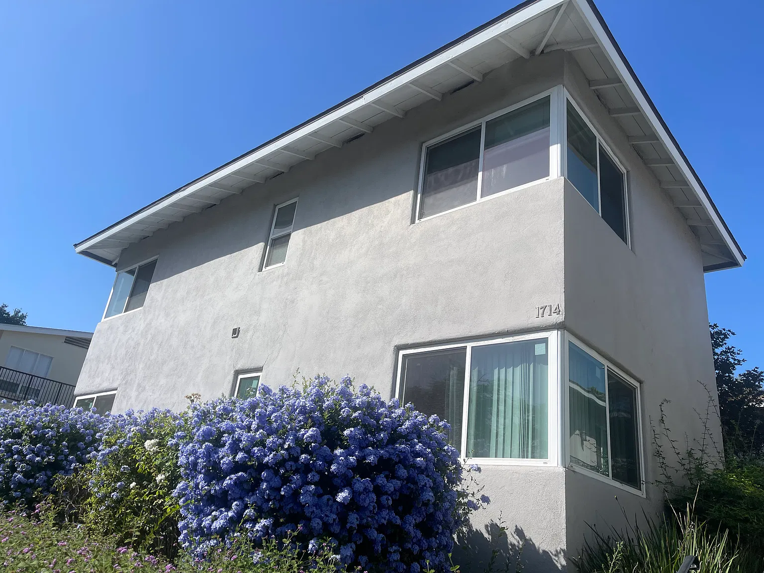 2 bed, 900 sqft, $2,700 — Photo 1