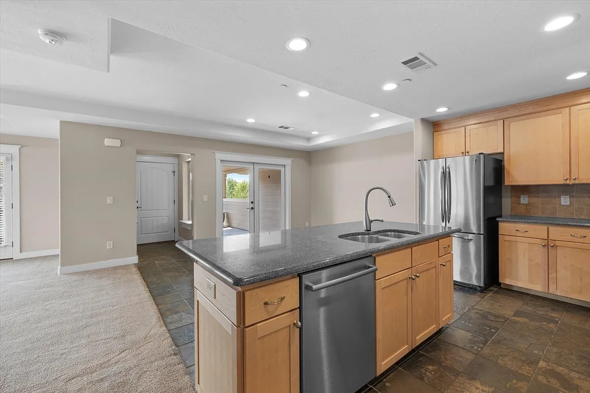 668, ID # 1280 Ashford Way #8 - 1 — Photo 4